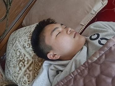 Акимбеков Алинур, подушка в виде человека легенды недорога ракурсы -