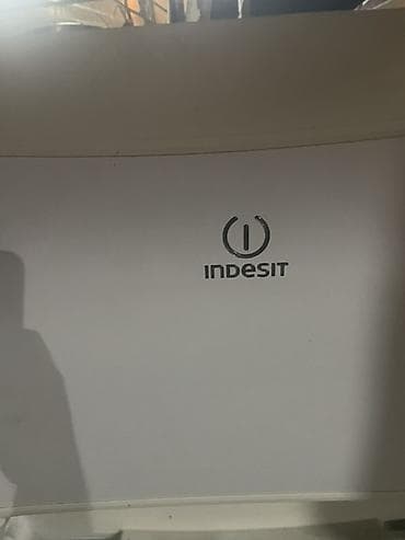 Холодильники: Холодильник Indesit, Двухкамерный — 2