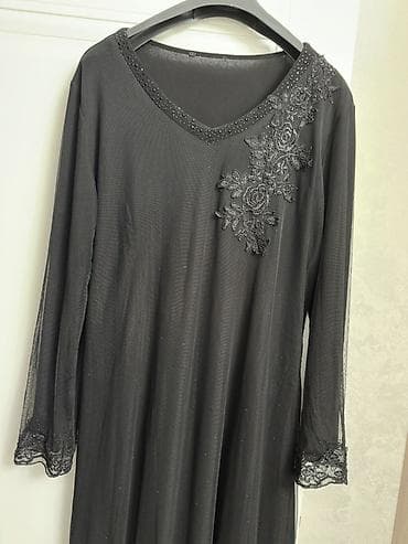 вечерние кружевные платья: Элегантное черное вечернее платье в пол. - Силуэт: прямой, свободный — 3