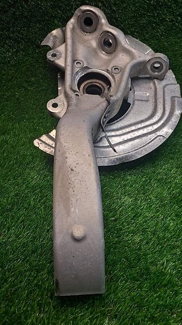 bmw x5 e70: Кулак поворотный правый Е70 6 773 784 Год 2009 В отличном состоянии — 3