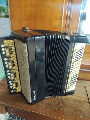 гитара акустическая цена бишкек: Зелёный баян- с.Остальные каждый. Торг есть.Находимся в городе — 5