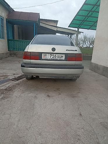 мир света: Volkswagen Vento: 1993 г., 1.8 л, Ручные, Бензин, Седан — 2