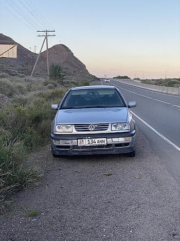 Volkswagen Vento: 1996 г., 1.8 л, Кол менен иштөөчү, Газ, Седан — 4