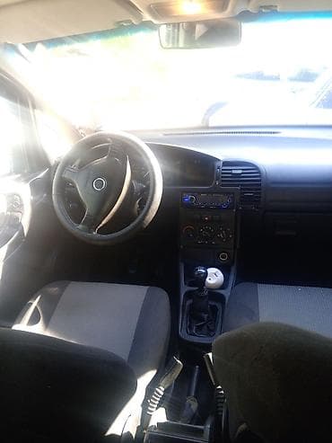 215 65 16 с: Opel Zafira: 2004 г., Механика, Бензин, Минивэн — 6