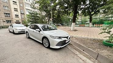 купить мерс с: Toyota Camry: 2017 г., Вариатор, Гибрид, Седан — 10