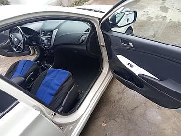 ravon spark: Hyundai Solaris: 2014 г., 1.6 л, Ручные, Бензин, Хэтчбэк — 3