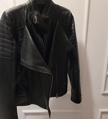 коженые куртки: Кожаная куртка Турция размер S Продаю за 9тыс. имеются два замка — 1
