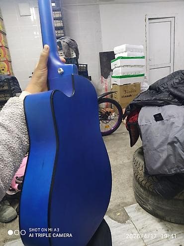 студийные микрофоны: Акустическая гитара, корпус формата дредноут, окраска градиентная — 3