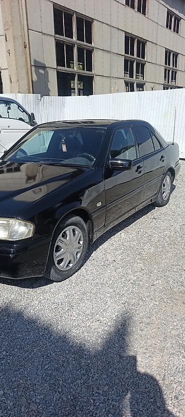 Транспорт: Mercedes-Benz 190: 1995 г., 1.8 л, Автомат, Бензин, Седан — 2
