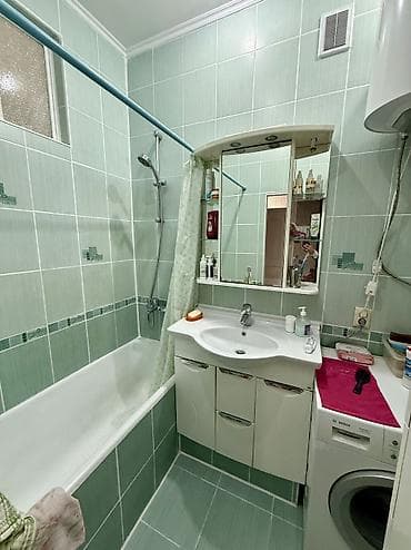 кыргызстан снять квартиру: 3 комнаты, 60 м², Сталинка, 2 этаж, Старый ремонт — 10