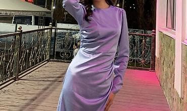 даром платья: Атласное платье миди в лавандовом цвете. - Силуэт: приталенный, с — 1