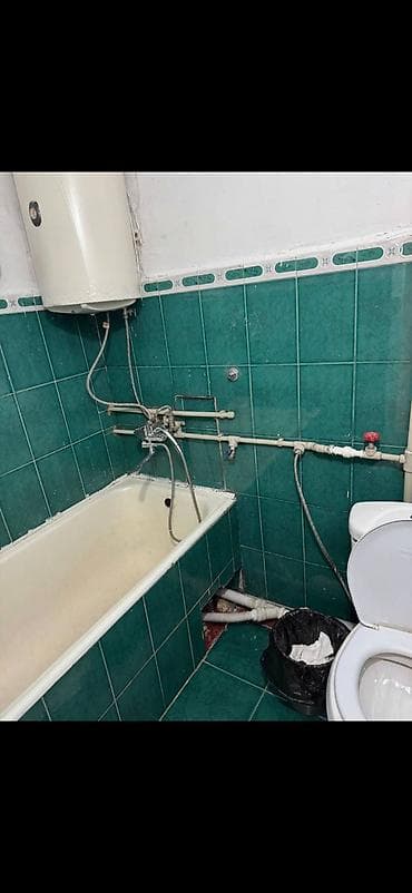 В городе Ош улица Салиева 54 сдается 3‑комнатная квартира1- этаж из