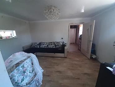 с речкой: Продаются 2 соседних дома, построенных на 1 участке, разделенных — 3