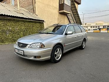 суу тоскуч: Toyota Avensis: 2001 г., 2 л, Кол менен иштөөчү, Универсал — 1