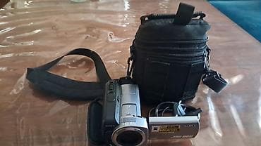камера маленькая: Видеокамера Sony Handycam + сумка и аксессуары - Компактная — 2