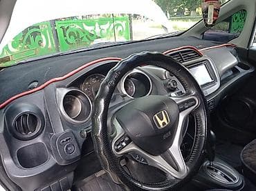 авто в кыргызстане цена: Honda Fit: 2011 г., 1.5 л, Автомат, Бензин — 4
