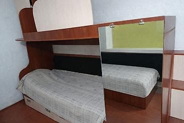 велосипед с амортизатором: Двухъярусная детская кровать, Б/у, ЛДСП, цвет - Коричневый — 7