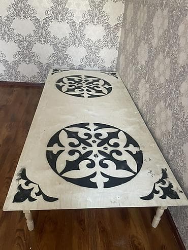 Улуттук кыргыз үстөлү, Бүктөө эмес, Жыгач, түсү - Ак