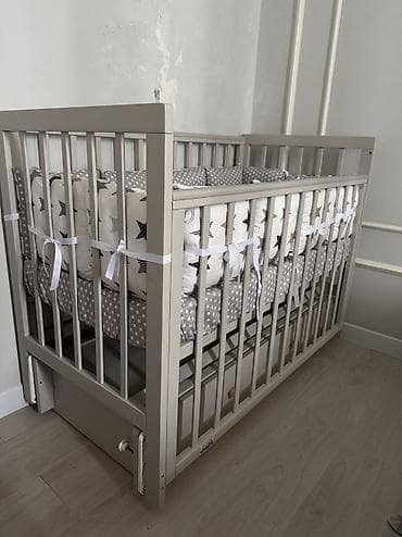 коляска жаны: Манеж-детская кроватка с комплектом мягких бортиков и подушкой — 3