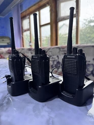 15 pro ma: Рации Kenwood с док-станциями (набор из 3 шт.) - Портативные — 1