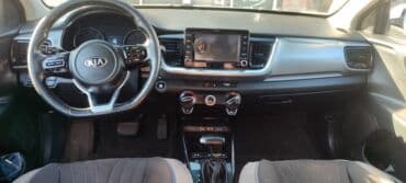 срочно продаю в связи с переездом: Kia Stonic: 2018 г., 1.6 л, Типтроник, Дизель, Кроссовер — 2