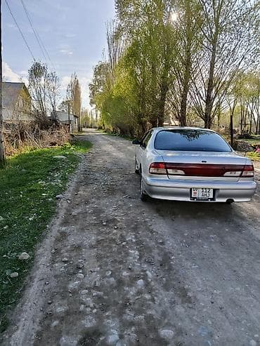 leksus 570: Седан серебристого цвета, 4 двери, правый руль. Кузов классической — 5