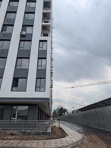 дома киргизия 1: СРОЧНО! СРОЧНО! ниже рынка! 1кв.м.=950$ Продается коммерческое — 9