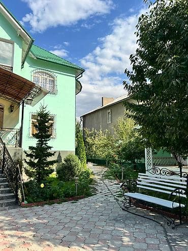 mega hous: 400 м², 10 комнат, Балкон застеклен, Бронированные двери, Забор, огорожен — 2