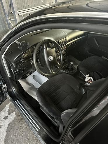 двигател на пассат: Volkswagen Passat: 2003 г., 2 л, Механика, Бензин, Седан — 1