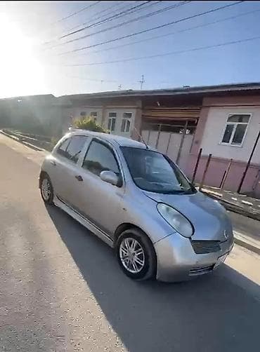 Nissan March: 2004 г.