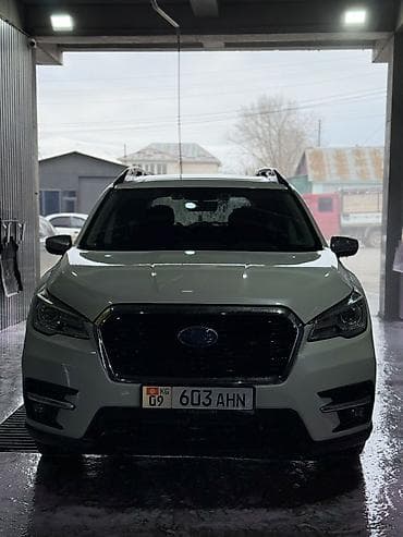 ауди а6 с4 2 8: Легковой седан бизнес-класса серебристого цвета. - Кузов: 4-дверный — 1