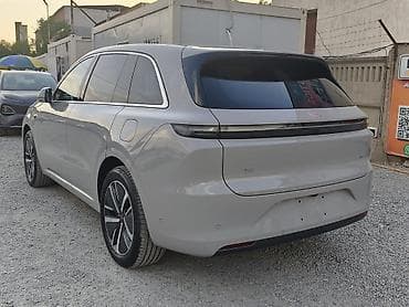 byd e3: Lixiang L6: 2024 г., Электромобиль, Кроссовер — 7