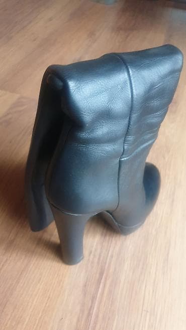 Женские высокие сапоги на каблуке - Цвет: черный - Материал верха