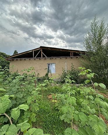 санузла: ✨ Продаётся дом в с. Сокулук ✨ 🏡 Характеристики: • Участок - 14 соток — 3
