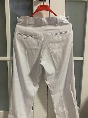 штаны карго мужские: Мужской комплект для гольфа/кэжуал: белые брюки + темно‑синее поло — 3