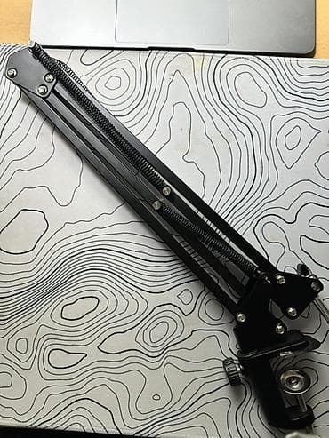 Башка аудиотехника: Продаю комплект: Микрофон, Микшер и Пантограф Микрофон - fifine AM8T — 4