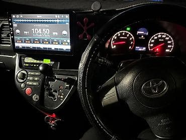 Toyota WISH: 2004 г., Автомат, Бензин, Минивэн — 7
