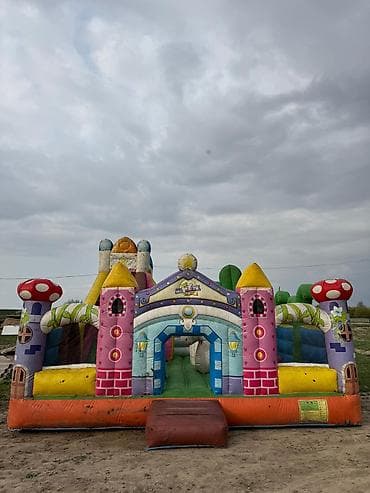 Игровые комплексы: Надувной детский игровой комплекс «Замок» - Яркий тематический — 2