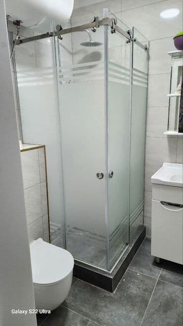 бу душ кабинка: Душевая кабина с раздвижными дверями и матовым стеклом. Оснащена — 10