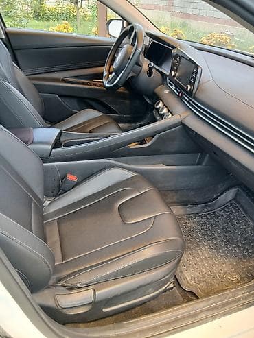 для салона авто: Hyundai Elantra: 2024 г., Бензин, Седан — 3