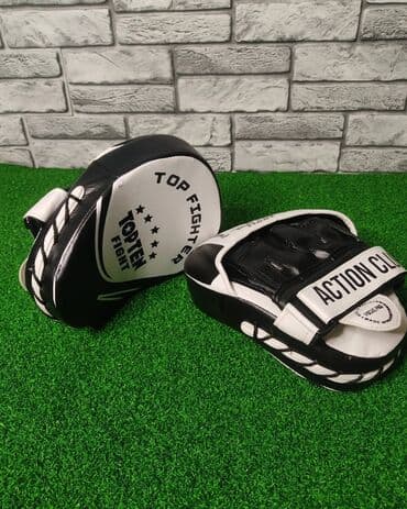 боксерские перчатки: Боксерские перчатки,лапа,бинт !
Комплект - 2100 сом — 3