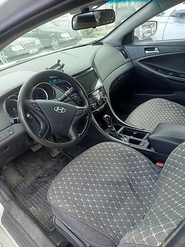 Hyundai Sonata: 2014 г., 2 л, Автомат, Газ, Седан — 4