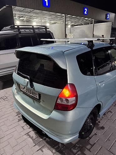 passat b 8: Honda Fit: 2002 г., 1.3 л, Автомат, Бензин, Хэтчбэк — 2