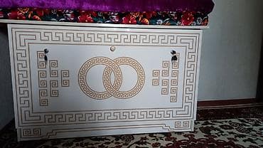 Продается "САНДЫК"(Сундук) почти новое, состояние отличное, кремого