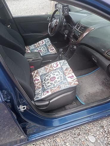 Hyundai Solaris: 2014 г., 1.4 л, Ручные, Бензин, Седан