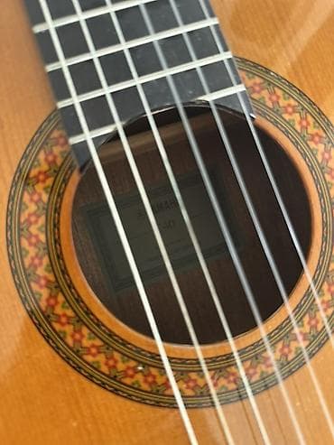 маленький гитара: Классическая гитара Yamaha C40 - Полноразмерная классическая модель с — 3