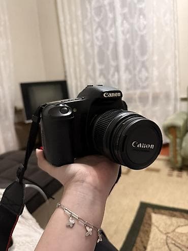 Зеркальная фотокамера Canon с универсальным зум-объективом Модель EOS