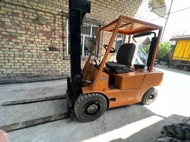 покрышка на погрузчик цена: Погрузчик, 1993 г., Колесный, Вилочный — 2