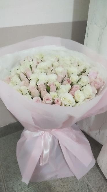 букет на свадьбу невесте: Букет кустовых роз в нежной гамме - Состав: крупный букет из кустовых — 2