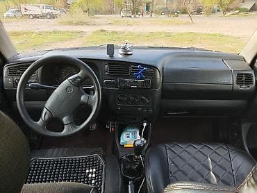 ход: Volkswagen Golf: 1993 г., 1.8 л, Ручные, Бензин, Хэтчбэк — 2